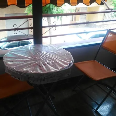 Modern In With Terrace - 58 M² アパート トレビエハ