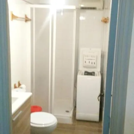 Modern In With Terrace - 58 M²