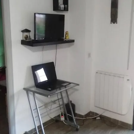 Modern In With Terrace - 58 M² Apartamento
