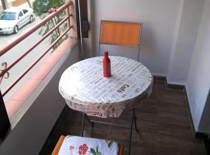 Modern In With Terrace - 58 M² *