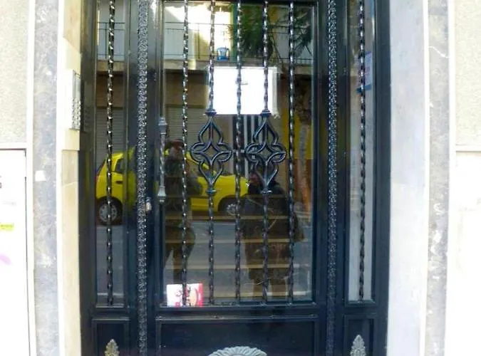 Modern In With Terrace - 58 M²